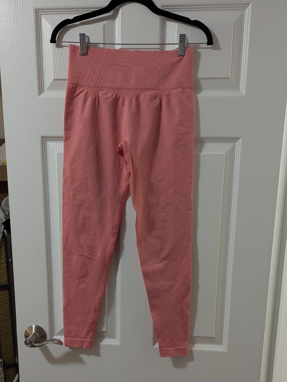 EUC Large BuffBunny Form Seamless Leggings In Guava